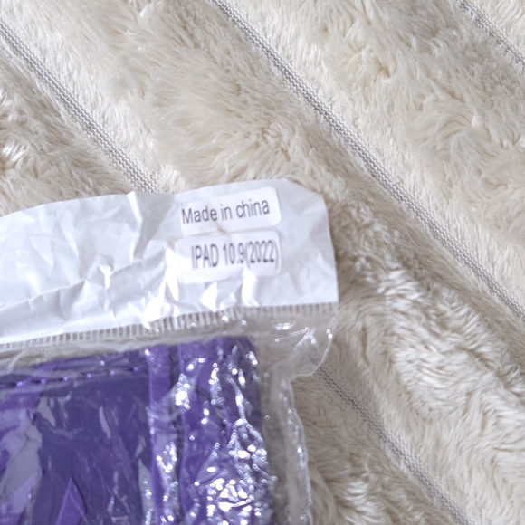 Purple Ipad Case with Tree Design Size 10.9 - Picture 7 of 7